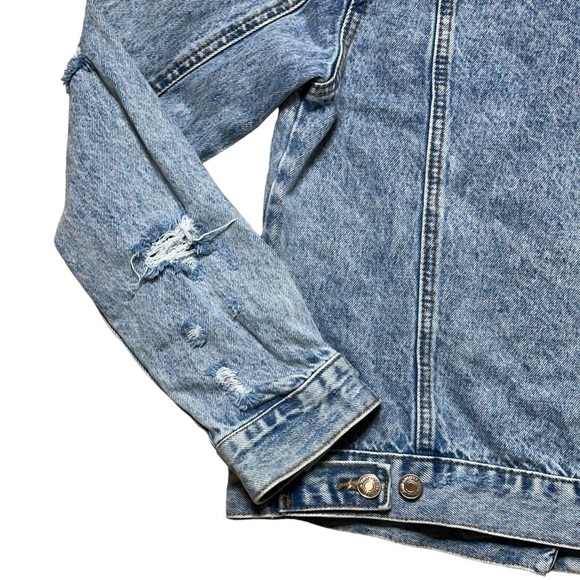 Forever 21 Light Wash Distressed Denim Jacket US S - Picture 10 of 11